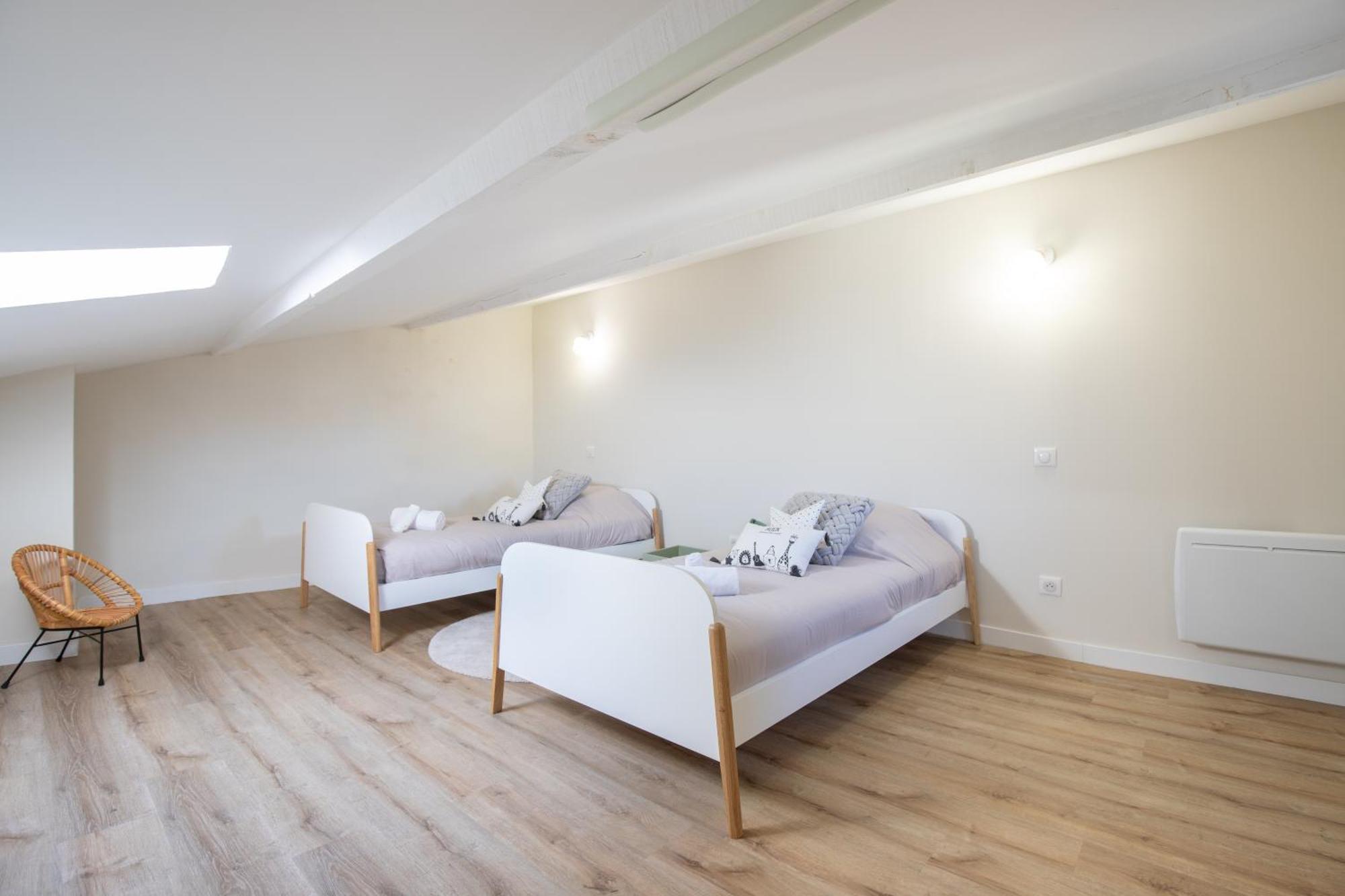 L'Antiquaire - 3 Chambres - Hypercentre - Wifi LʼIsle-sur-la-Sorgue المظهر الخارجي الصورة