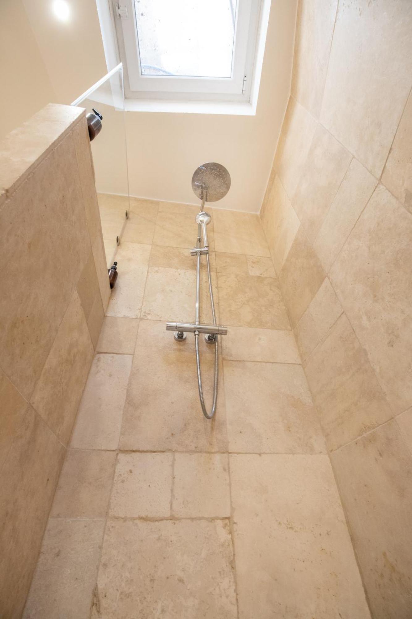 L'Antiquaire - 3 Chambres - Hypercentre - Wifi LʼIsle-sur-la-Sorgue المظهر الخارجي الصورة